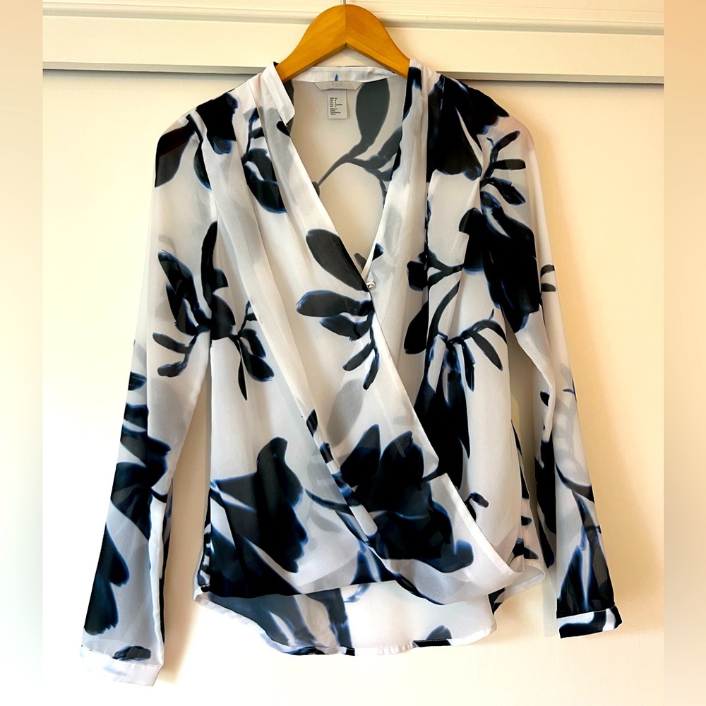 H&M Blue and White Floral long Sleeve blouse - Size 4